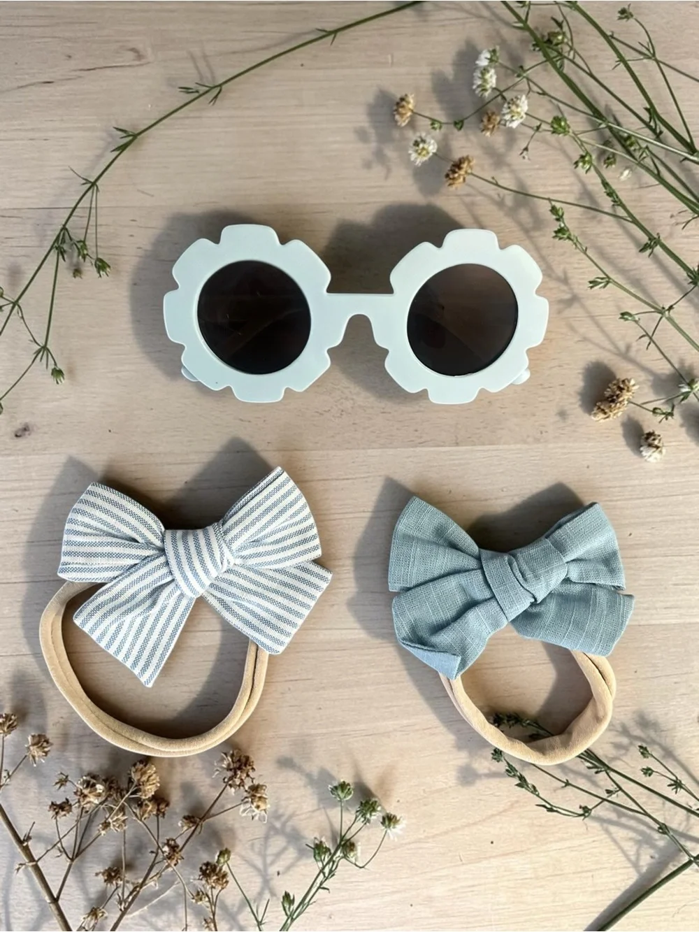 The Summer Bow & Sunnies Set
